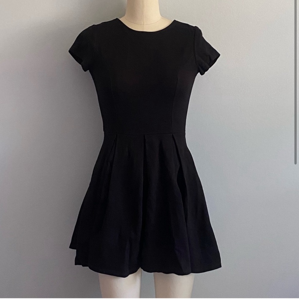 Windsor Black Open Back Mini Dress with Bow At Back | Size M